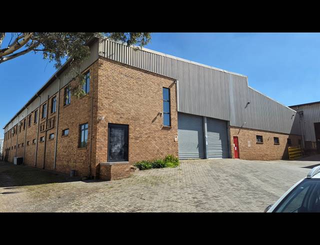 2,396M² WAREHOUSE TO LET IN JET PARK